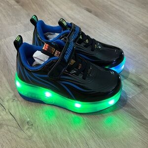NEW Boys LED Light Up Skate Shoes